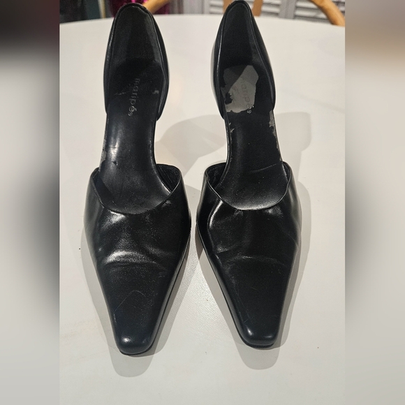 MARIPE Leather D'Orsay Pointed Toe pump In Black. Size 7 - Picture 2 of 13